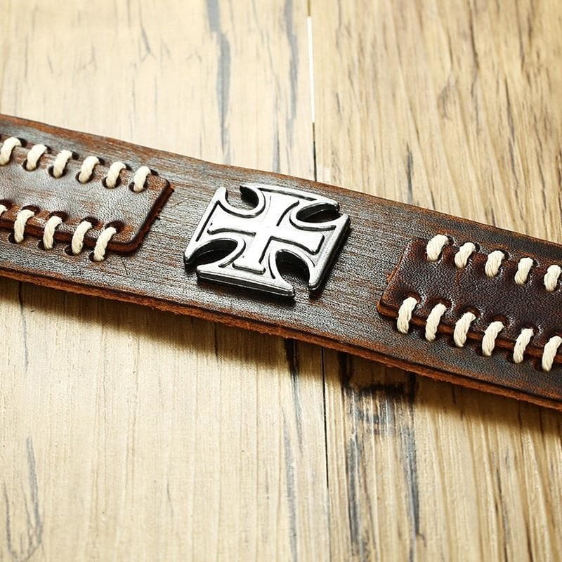 Bracelet Steampunk — Croix De Malte (cuir) - Image 2