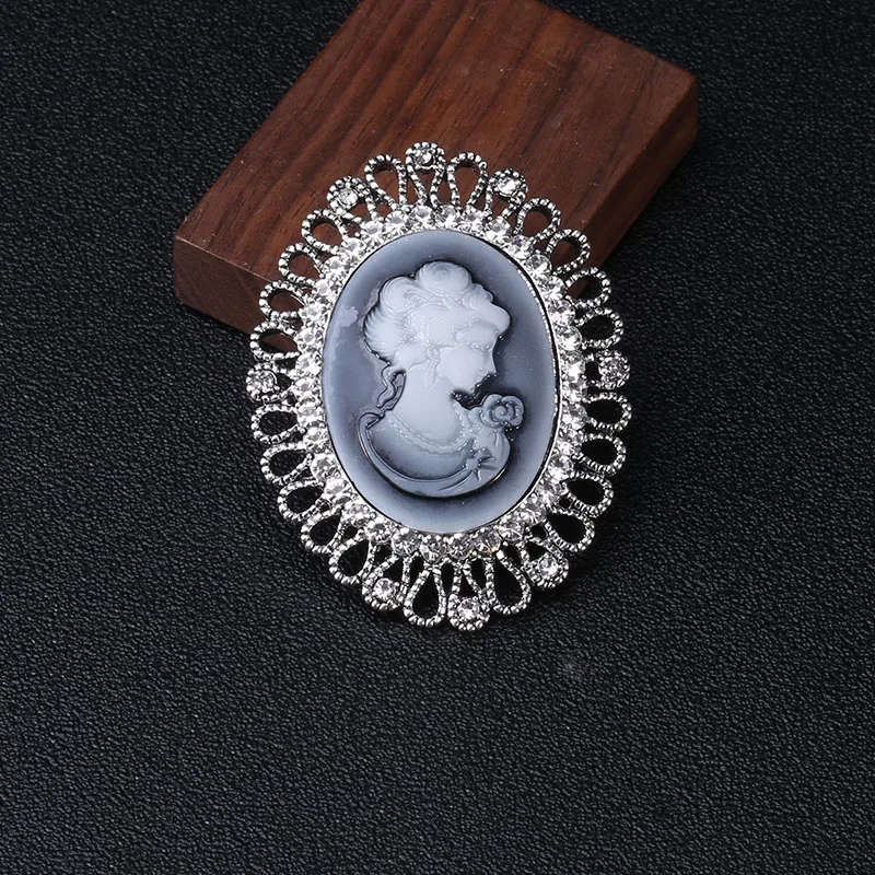 Broche Camée Argenté - Image 2