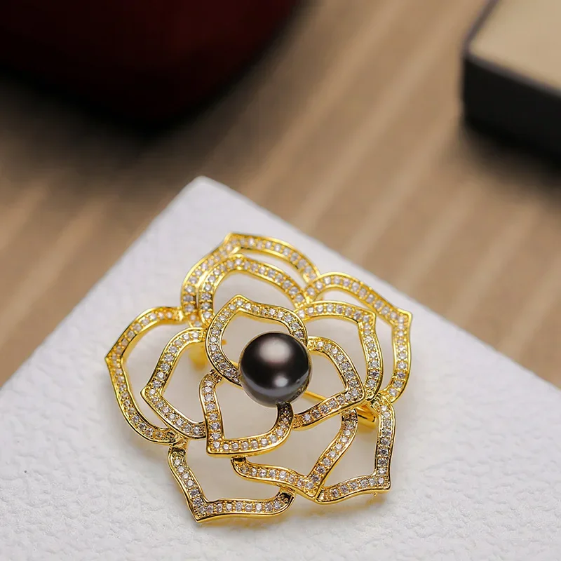 Broche Dorée — Tea Party - Image 2