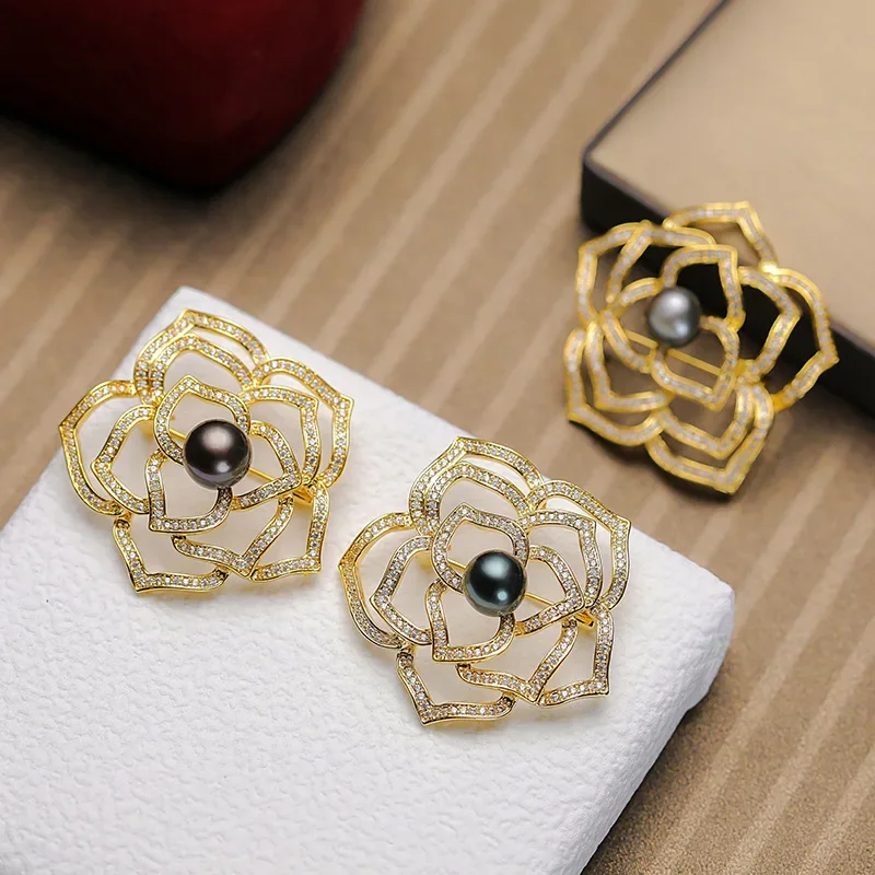 Broche Dorée — Tea Party - Image 3