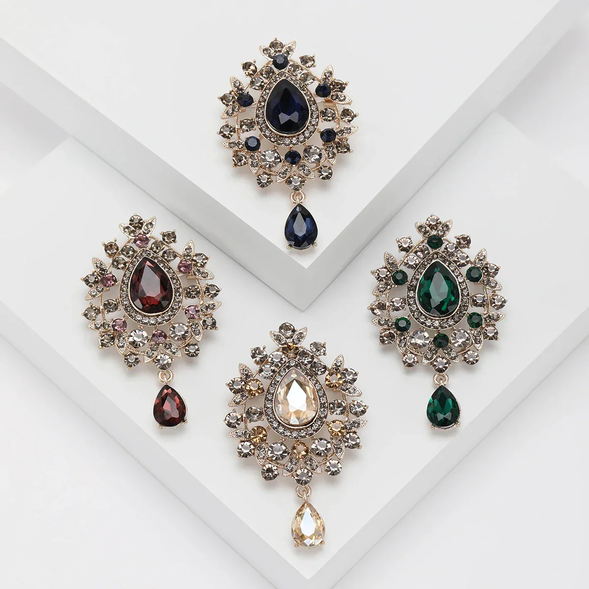 Broche Vintage Femme — Cristal Vintage - Image 2