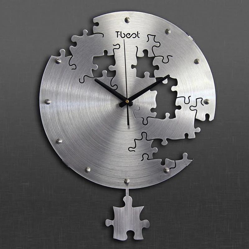 Horloge Futuriste en Métal Précieux - Image 4