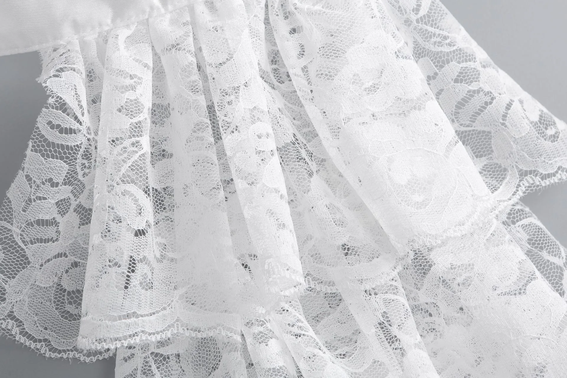 Jabot Victorien Femme avec Poignets - Dentelle Noire et Blanche - Image 10