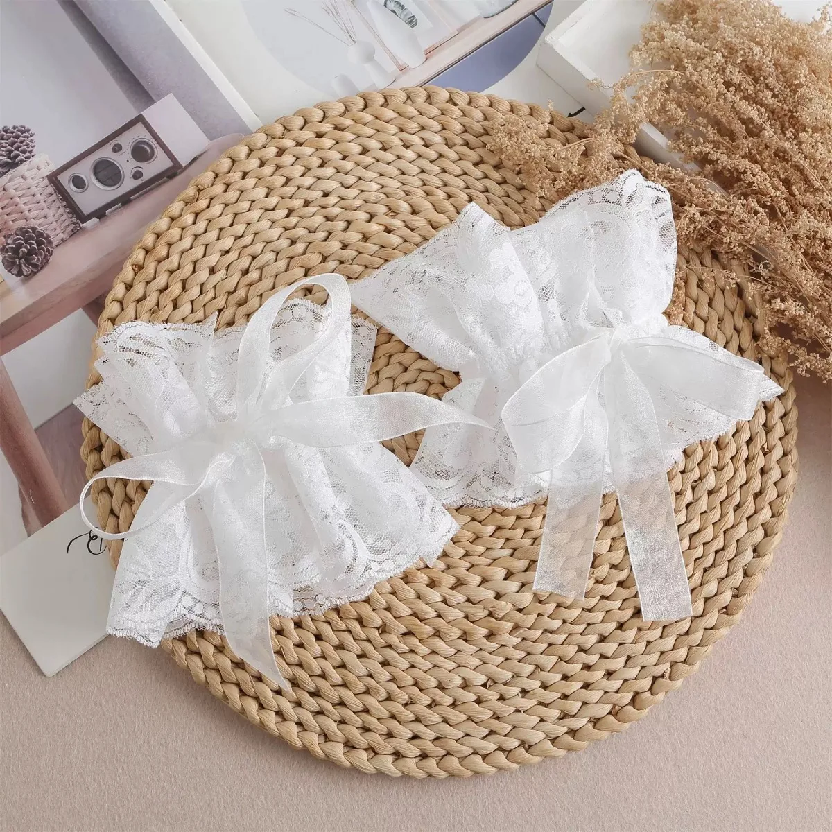 Jabot Victorien Femme avec Poignets - Dentelle Noire et Blanche - Image 13