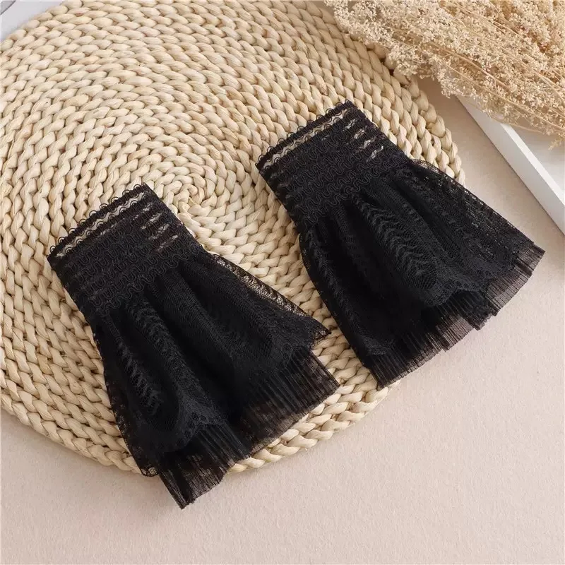 Jabot Victorien Femme avec Poignets - Dentelle Noire et Blanche - Image 18