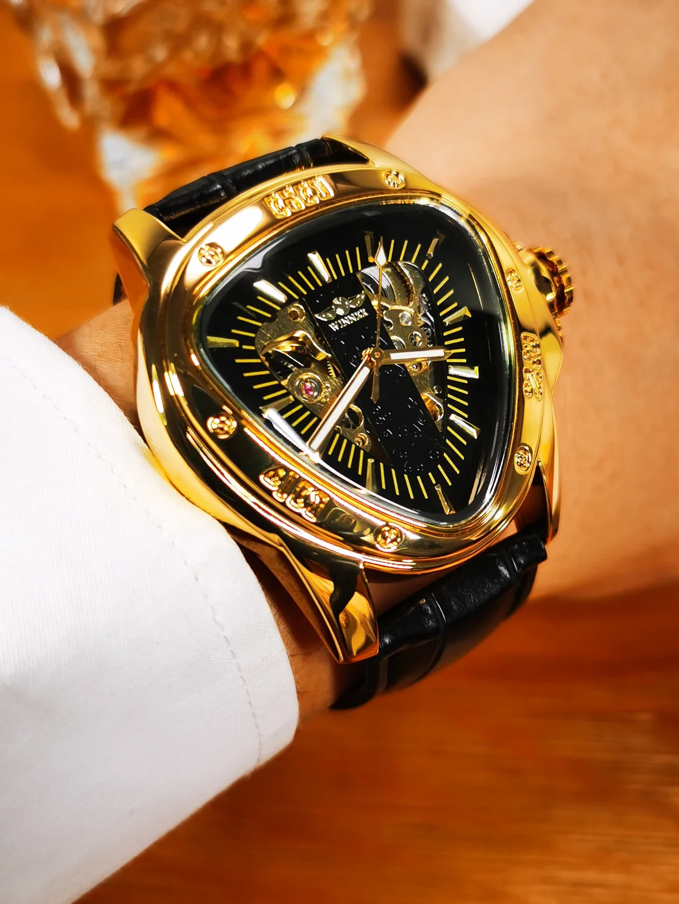 Montre Triangulaire — Pyramide - Image 3