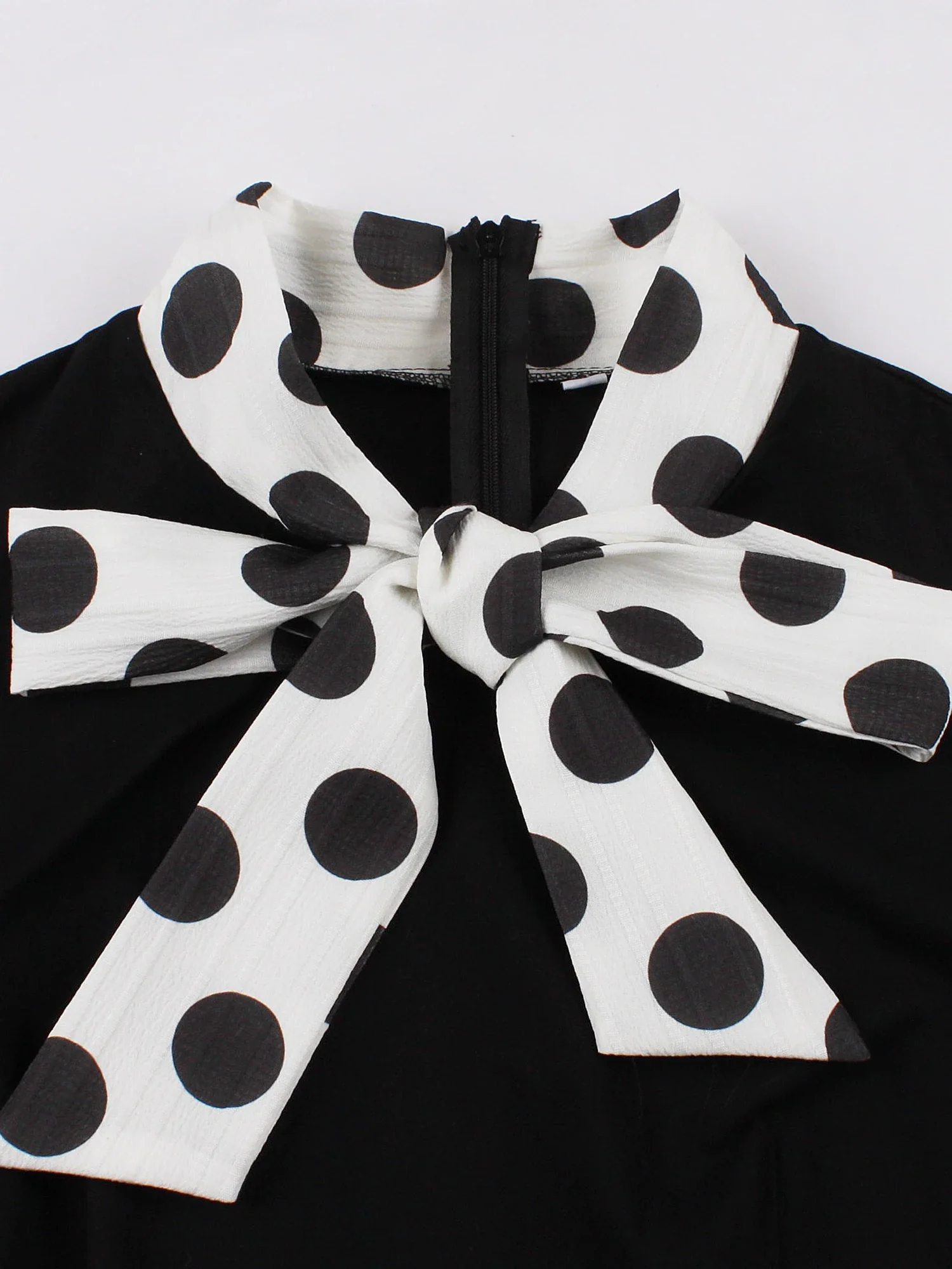 Robe Vintage à Pois Noirs et Blancs - Image 3