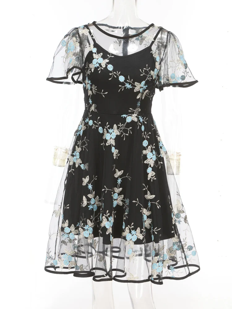 Robe Victorienne — Bleu en touche de couleurs - Image 3