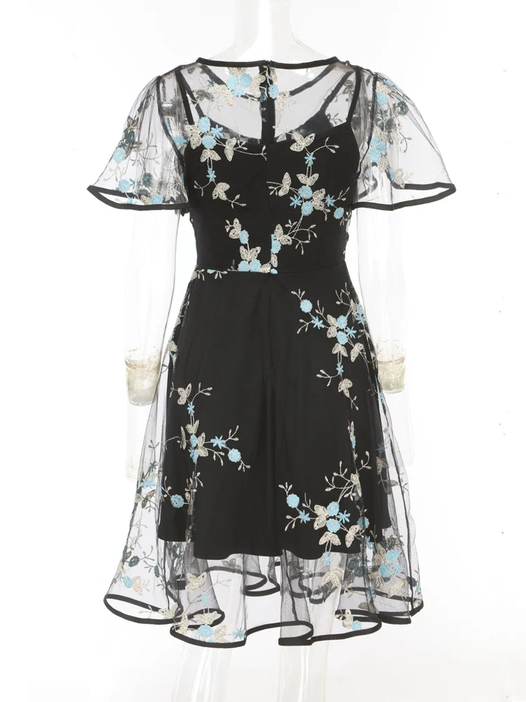 Robe Victorienne — Bleu en touche de couleurs - Image 4
